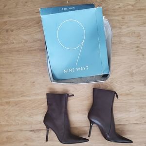 Size 8.5 Womens Heeled Boots